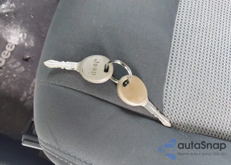 2016 Jeep Compass Sport z USA, uszkodzony, nr VIN 1C4NJCBAXGD642593